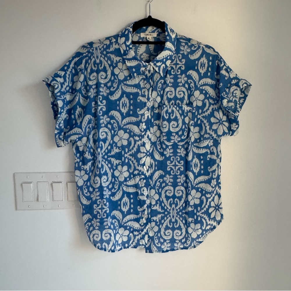 Comp Blu Button Up Short Sleeve Shirt Top Women’s size Medium Nautical Tropical